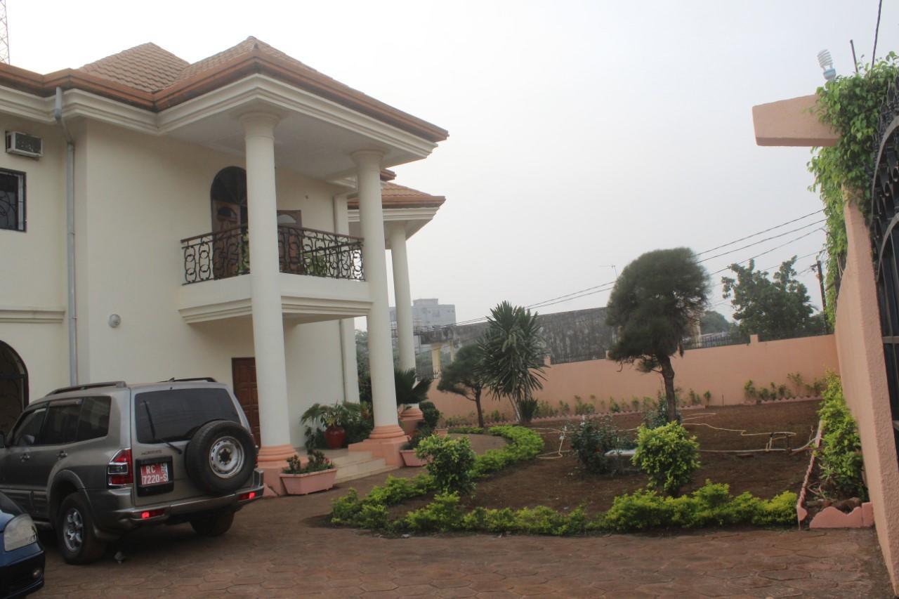 Kipe Conakry Bagian luar foto